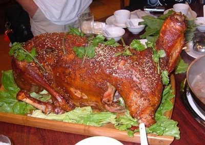 草原盛宴 當腳步在特色城市慢下來，舌尖在烤全羊前蘇醒